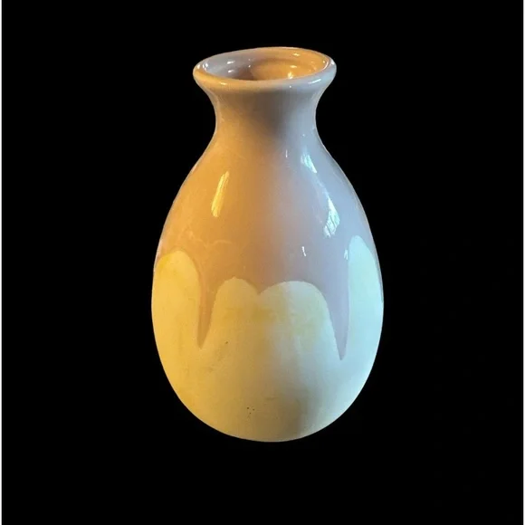 Ceramic Isaac Mizrahi Loves xo, Sienna cream and soft pink vase - perfect size! - Picture 1 of 4